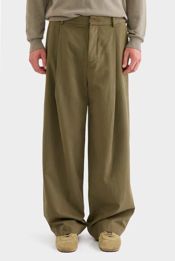 Relaxed Pleated Cotton Twill Trouser - Olive