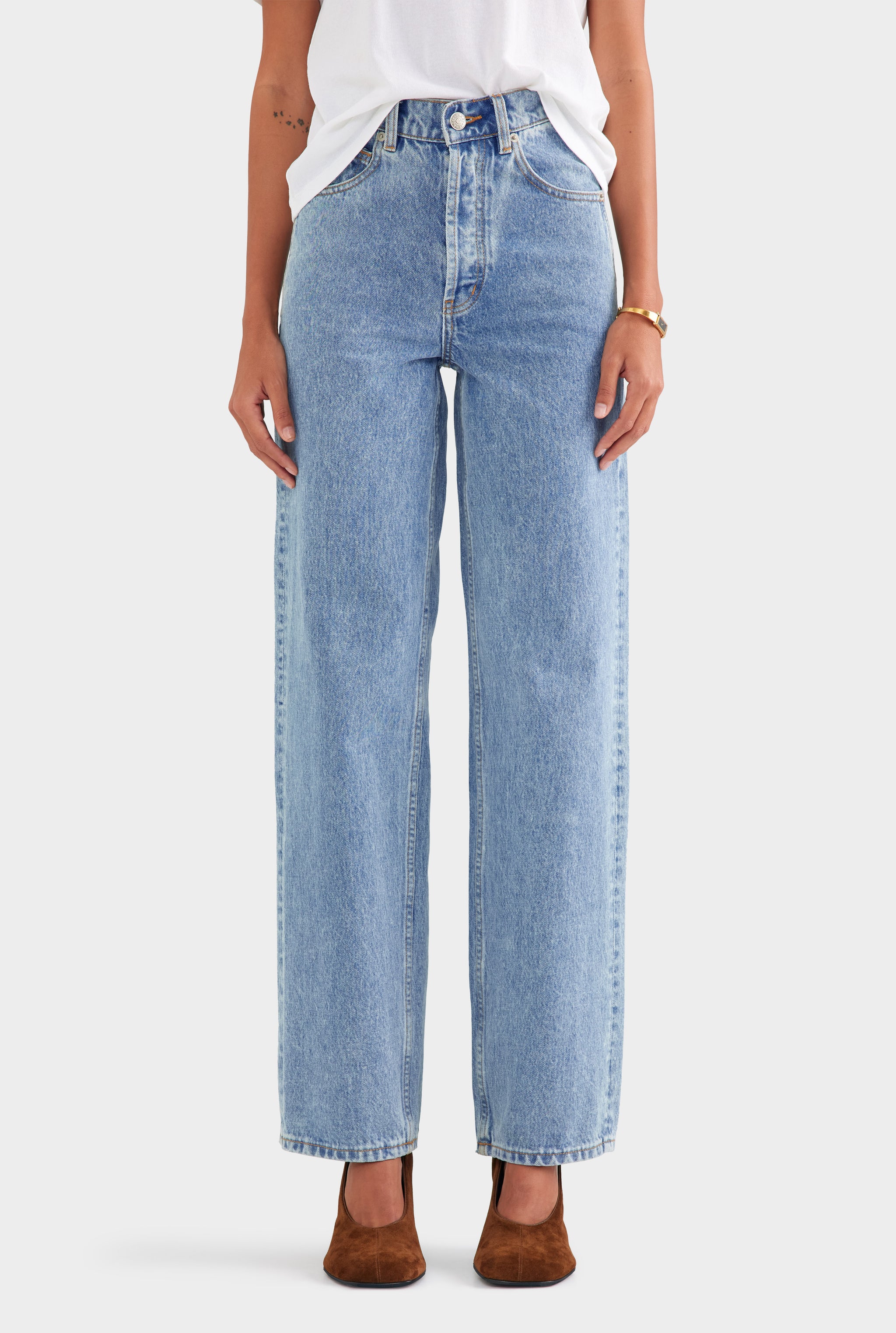 Straight Leg Jean - Light Blue