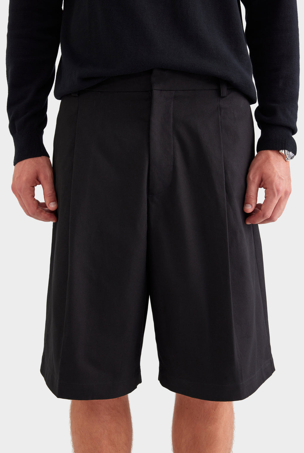 Cotton Canvas Pleated Bermuda Short - Black
