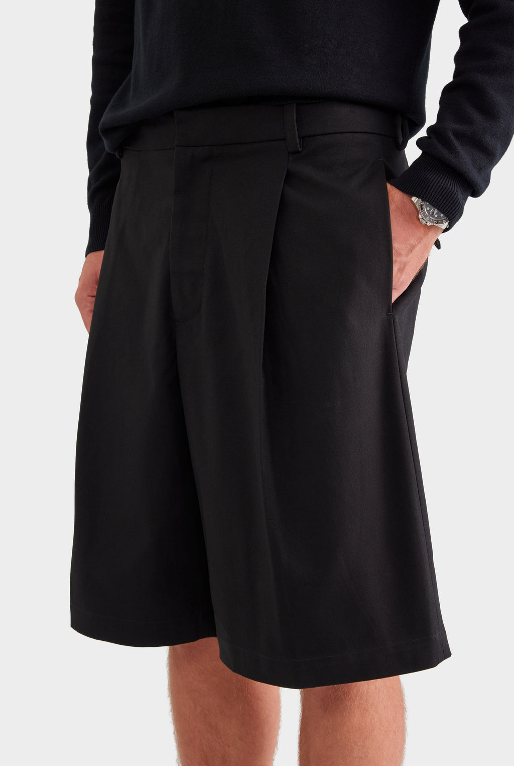Cotton Canvas Pleated Bermuda Short - Black
