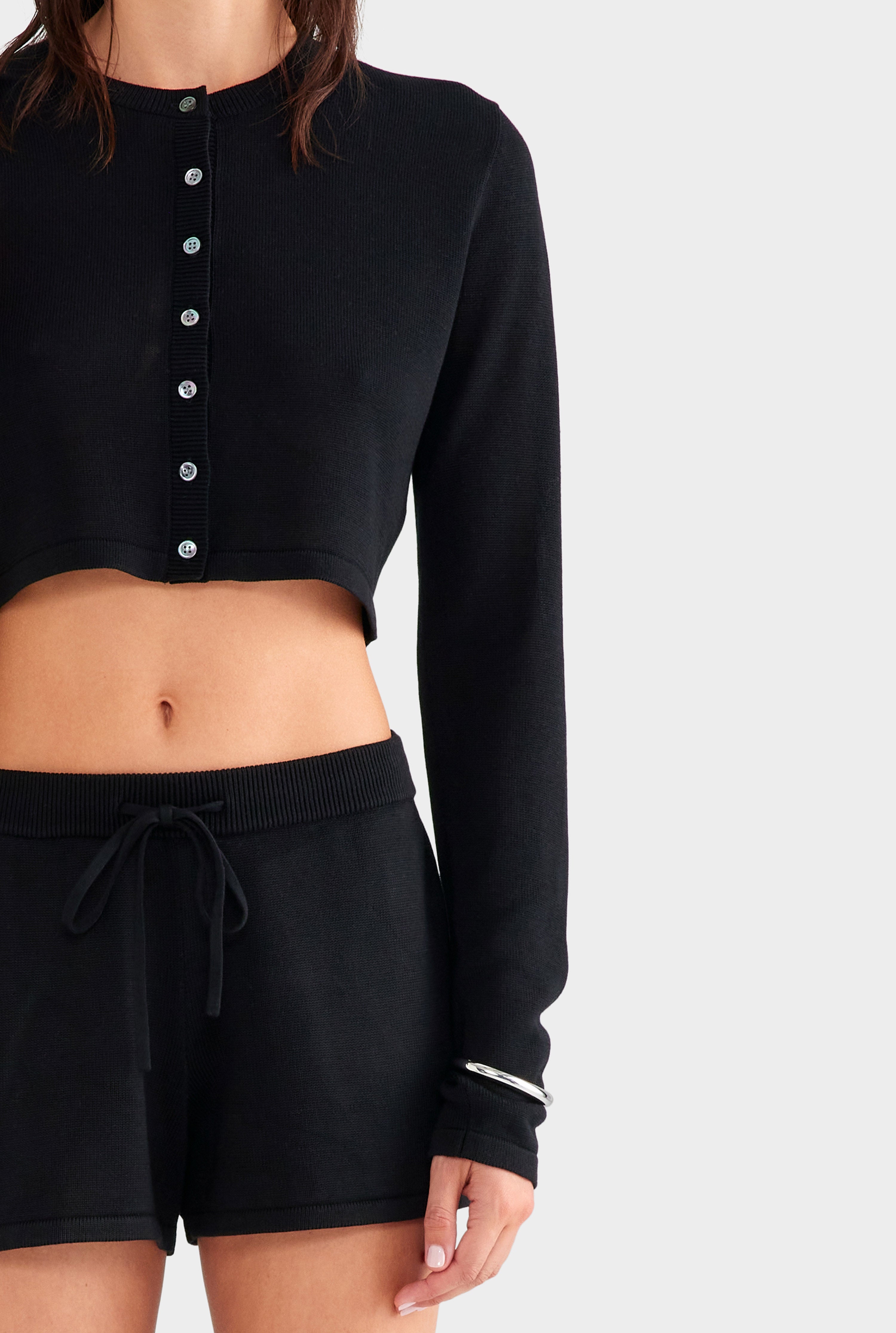Tencel Silk Knit Crop Cardigan Black | Venroy – VENROY