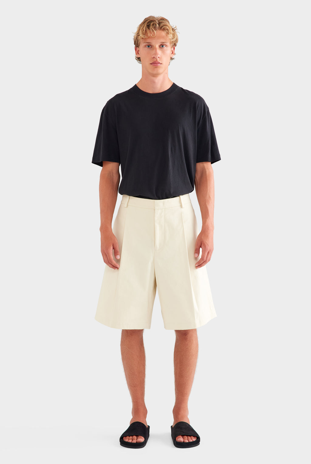 Cotton Canvas Pleated Bermuda Short - Cream