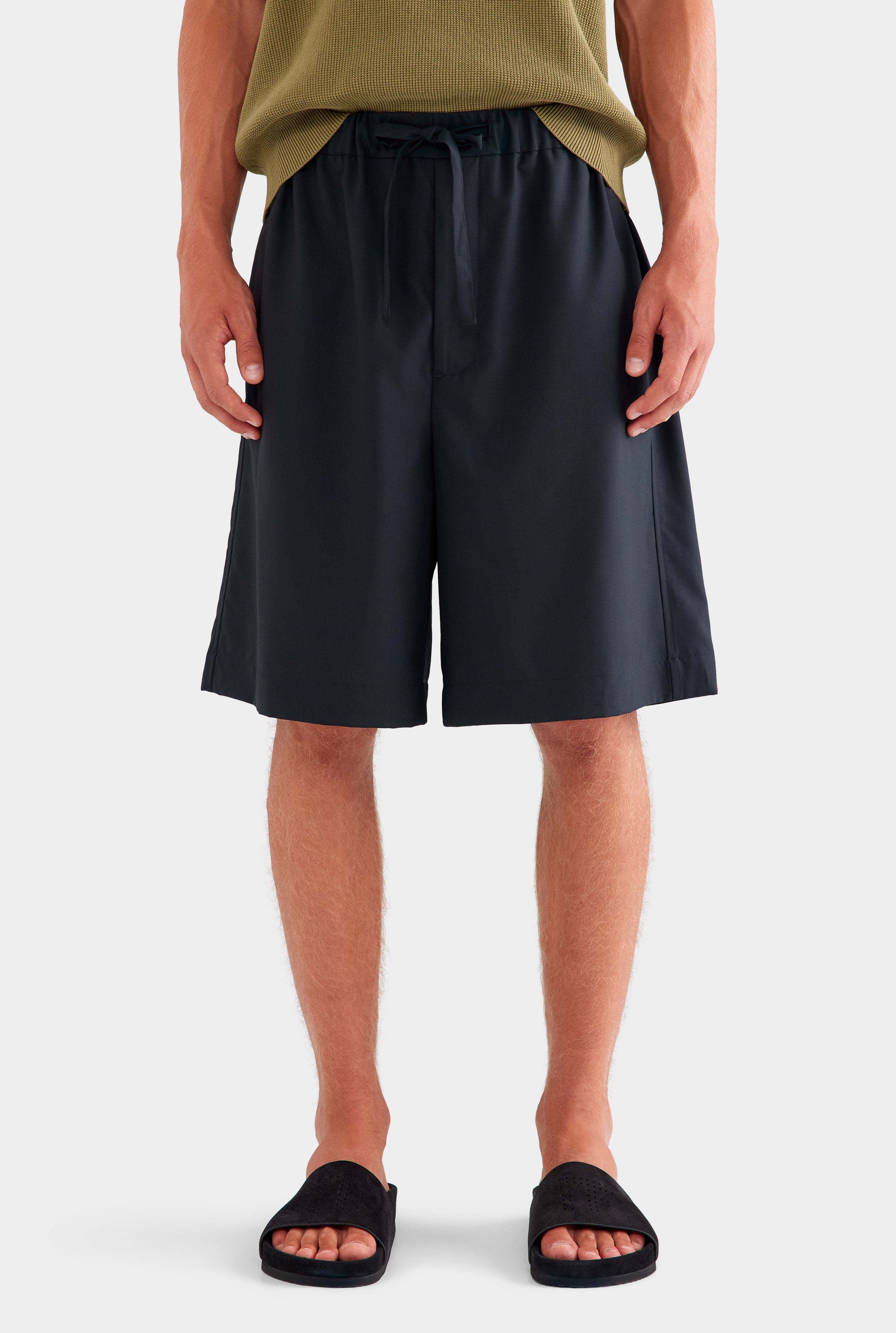 Relaxed Wool Short - Black