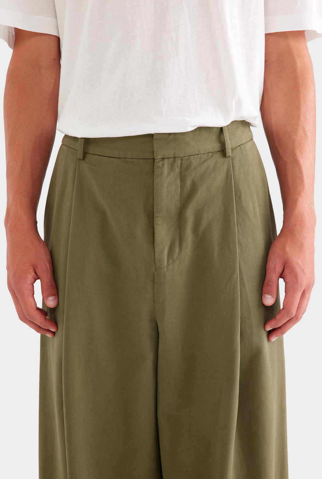 Relaxed Pleated Cotton Twill Trouser - Olive