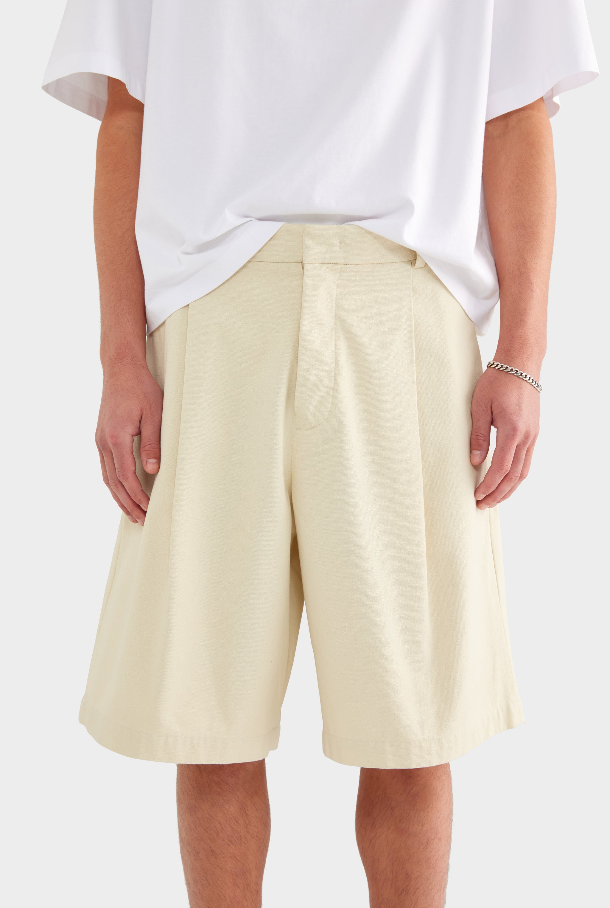 Cotton Canvas Pleated Bermuda Short - Cream