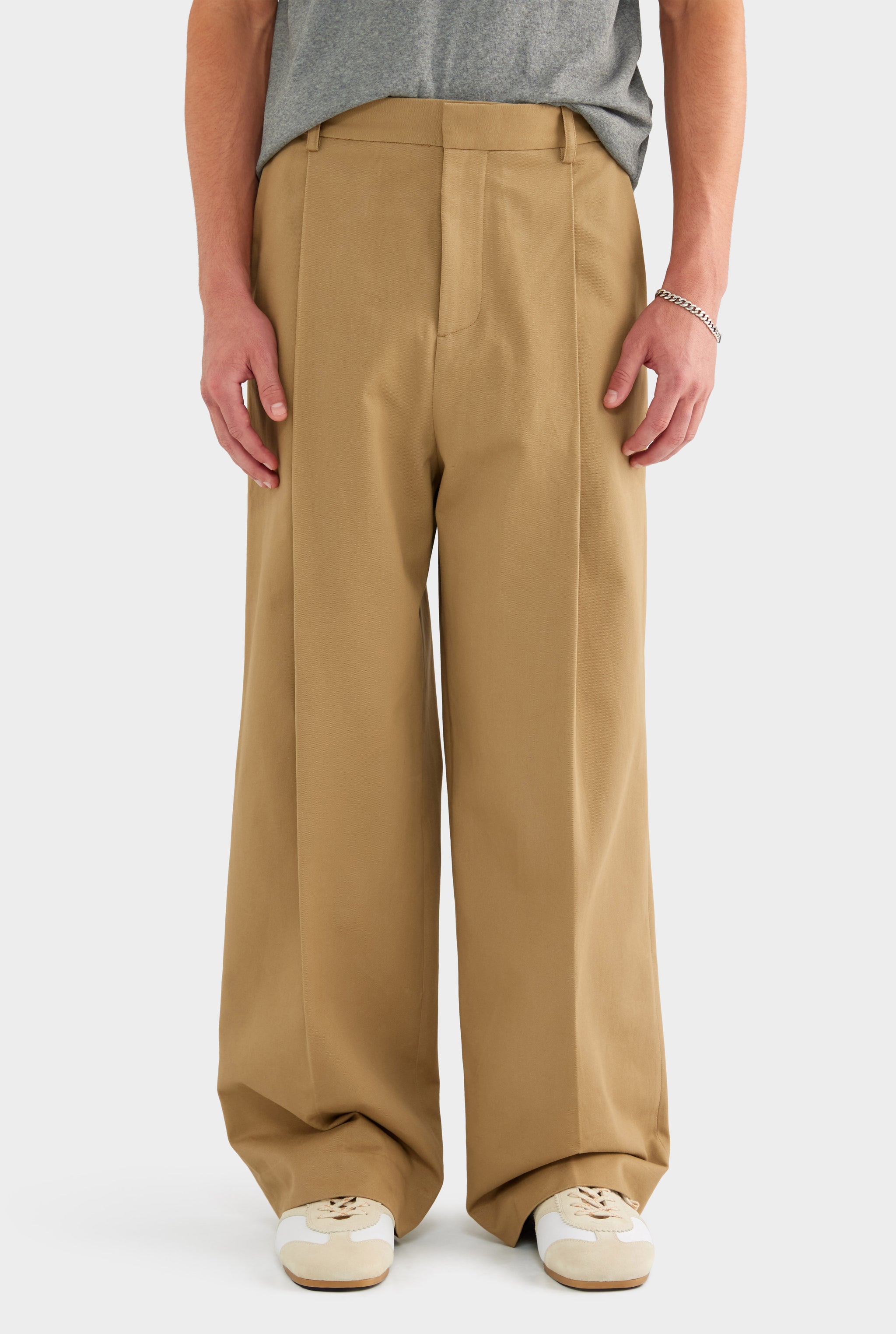 Relaxed Pleated Cotton Twill Trouser - Khaki - 100% Cotton / Khaki / 28