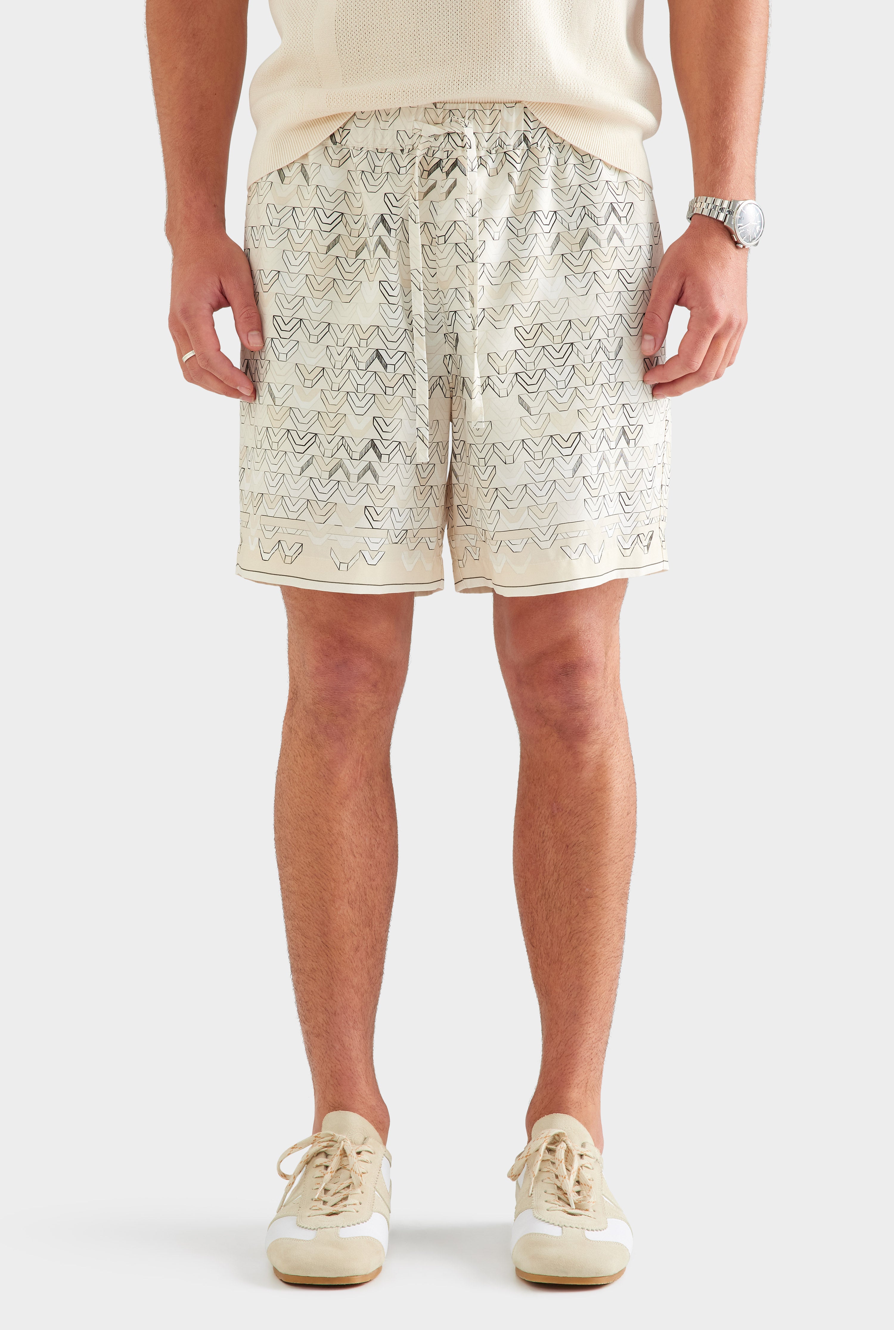 Relaxed Tencel Short - Beige Sketched V Monogram