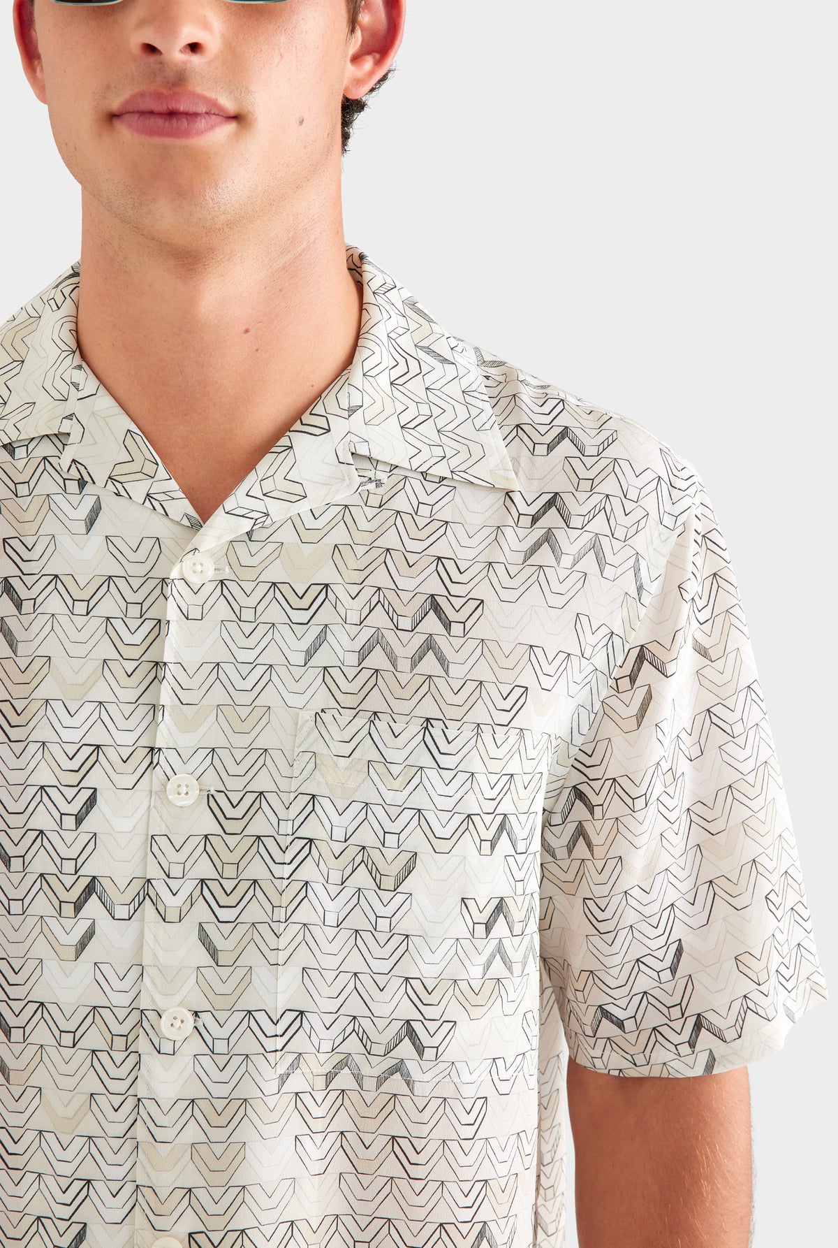 Short Sleeve Silk Camp Collar Shirt - Beige Sketched V Monogram