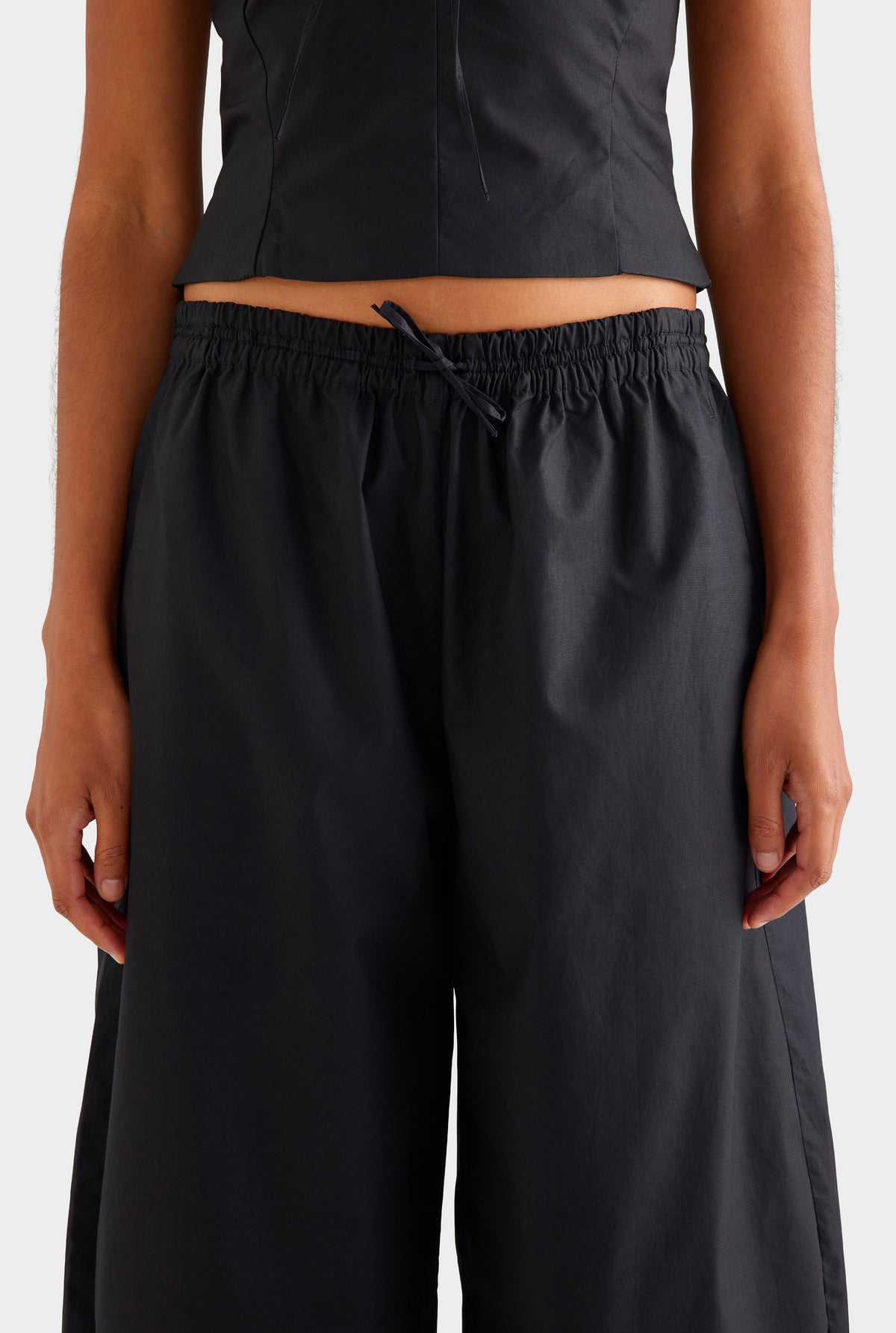 Cotton Barrel Leg Pant - Black