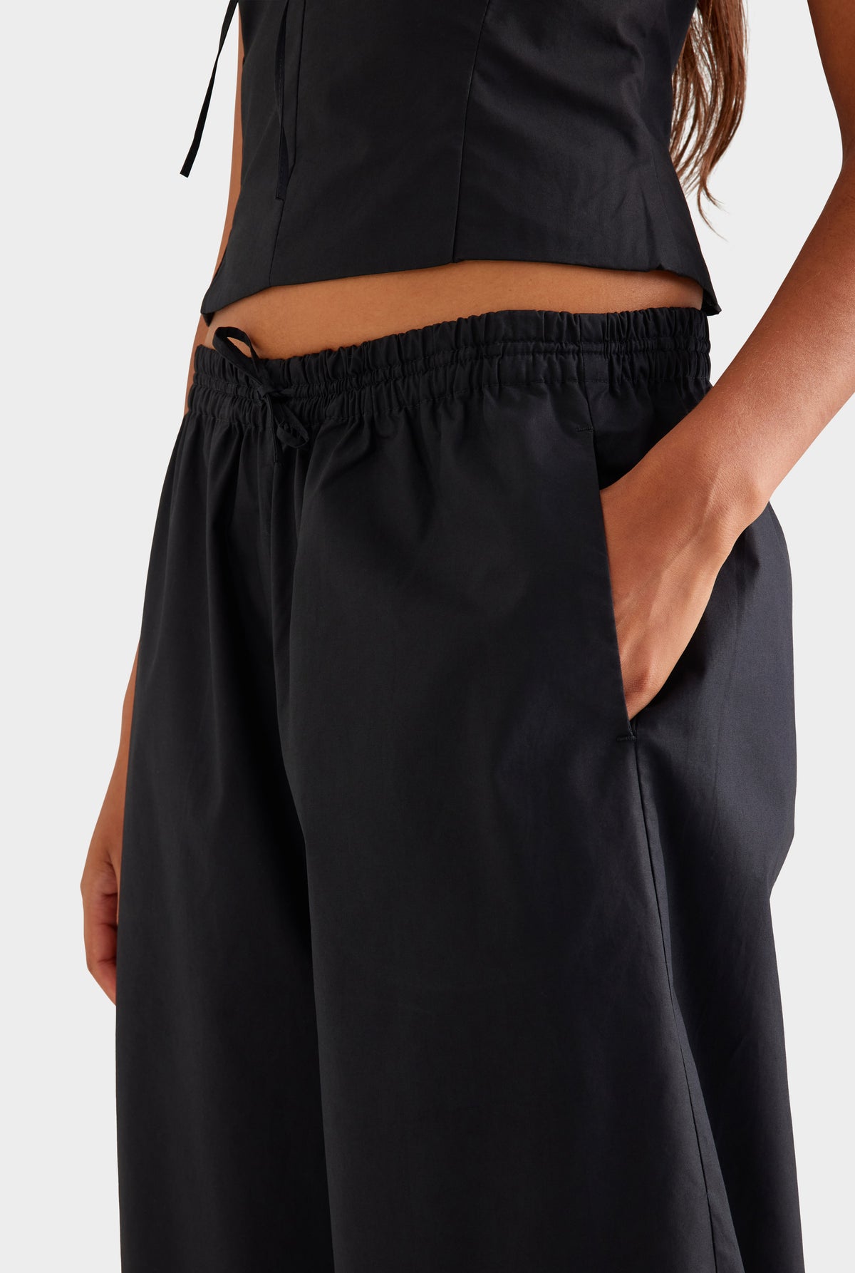 Cotton Barrel Leg Pant - Black