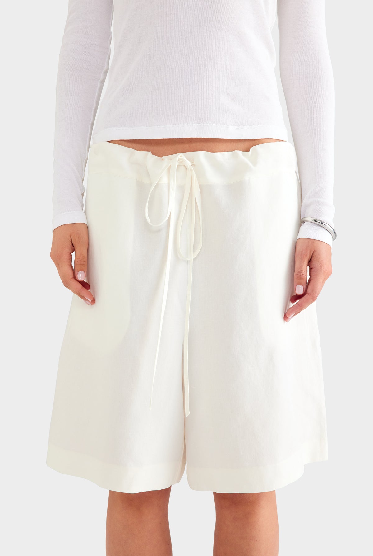 Drawstring Color Cream Silk Linen Drawstring Short in Cream | Venroy – VENROY