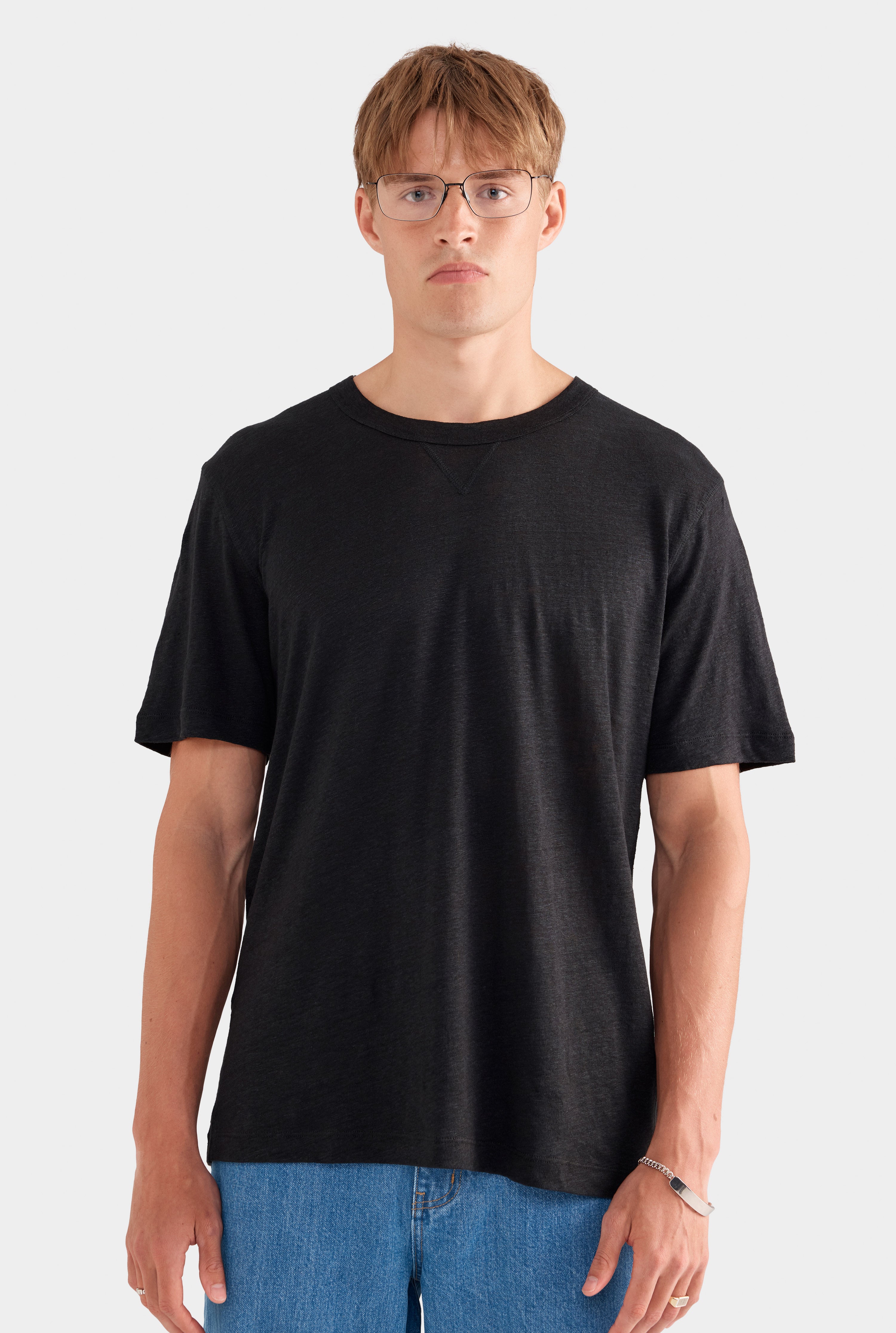 Coverstitch Linen T-Shirt - Black