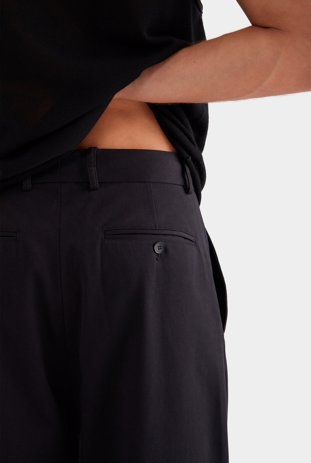 Relaxed Pleated Cotton Twill Trouser - Black