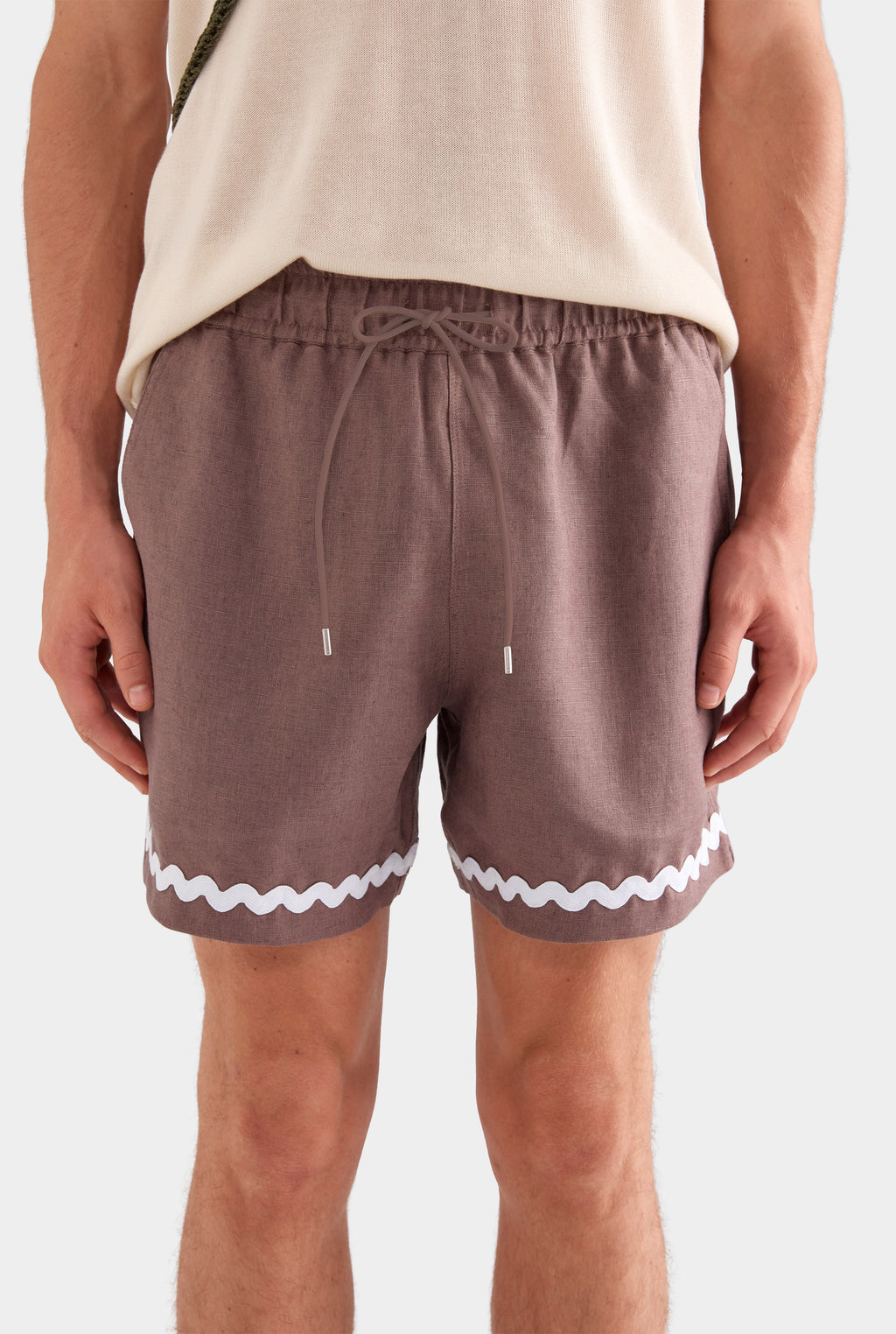 Trim Detail Linen Lounge Short - Iron/White