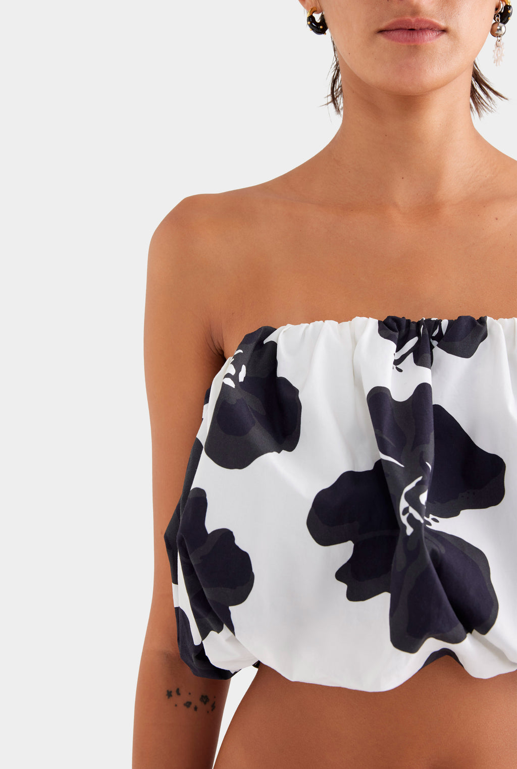 Printed Cotton Strapless Bubble Top - White/Black Hibiscus