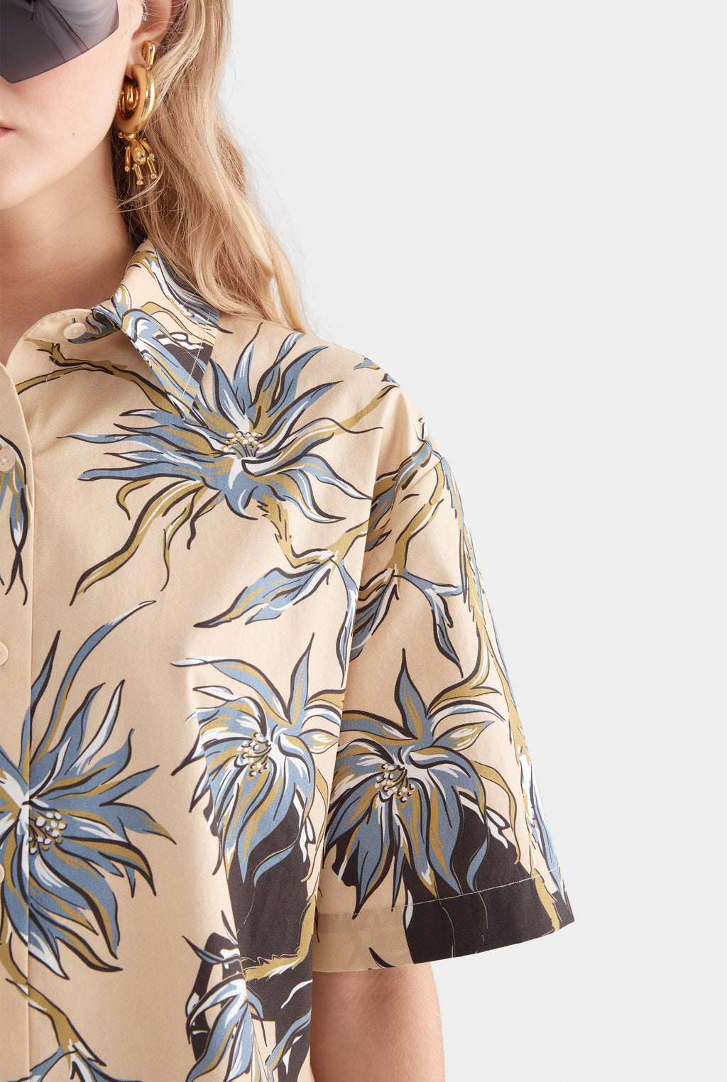 Relaxed Short Sleeve Cotton Shirt - Beige Floral Horse Print