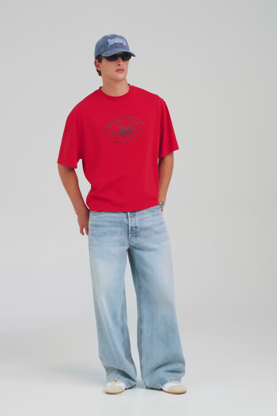 Oversized T Shirt - Catalan Red Dragon [[M_D1 - 32072 - Oversized T Shirt - Catalan Red Dragon.mp4]]