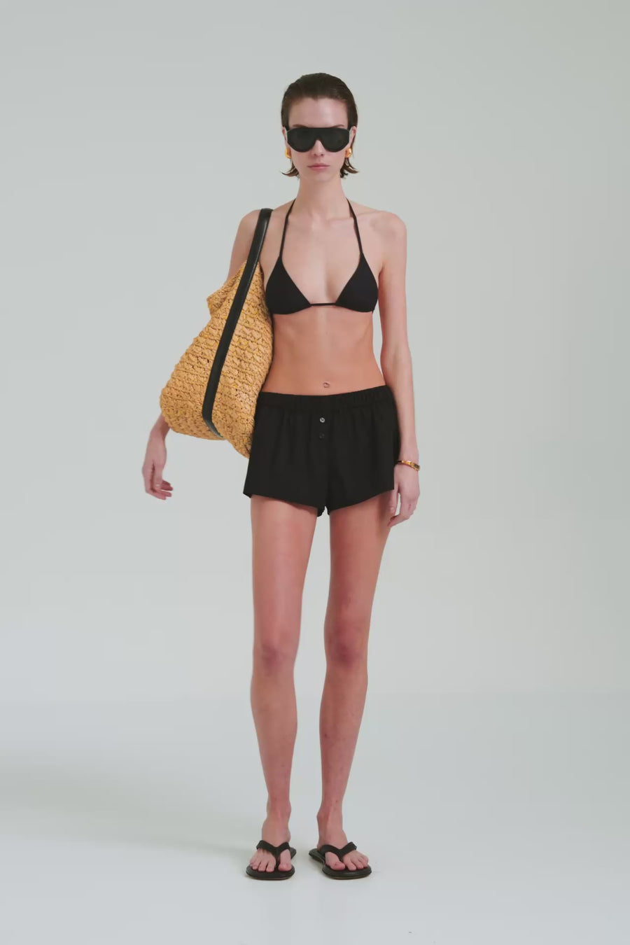 25LOOK_Venroy Ecomm Shoot - Womens - 44025 - Cotton Poplin Short - Black_0265.jpg.mp4